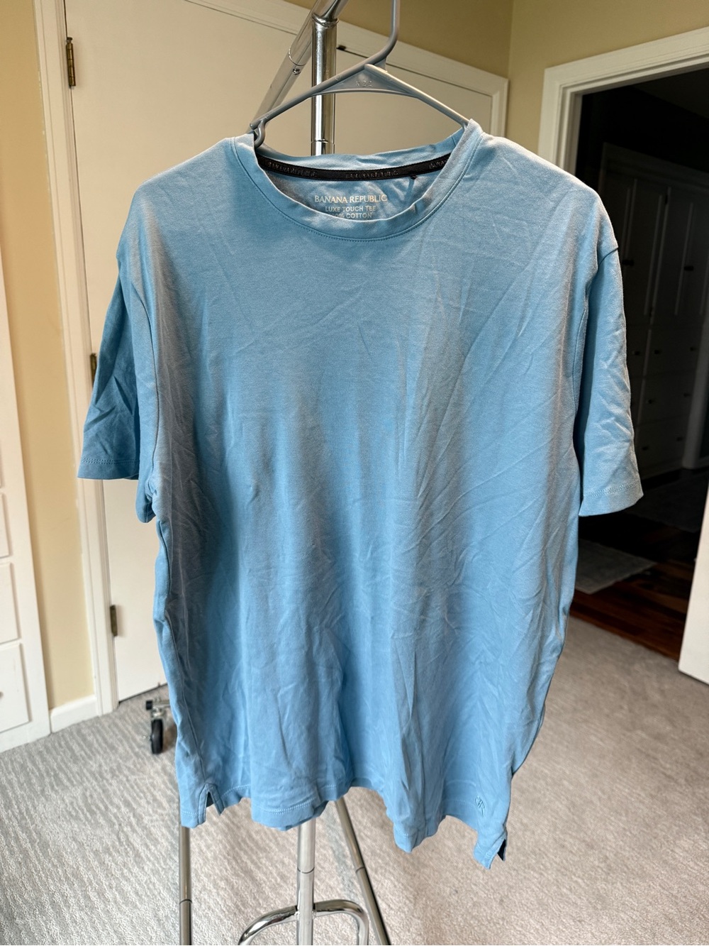 Banana Republic Men's Pale Blue Crew Neck Tee